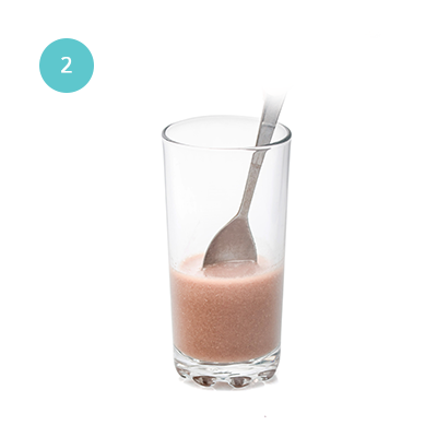 Aggiungere 300ml di acqua e mescolare bene.